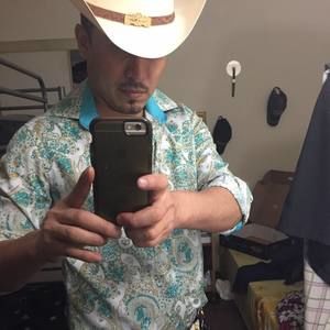 Meet your Posher, Lino